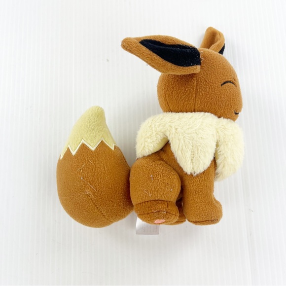 Pokemon Tomy Happy Smiling Eevee 7 Inch Stuffed Animal Plush Toy - Picture 2 of 6